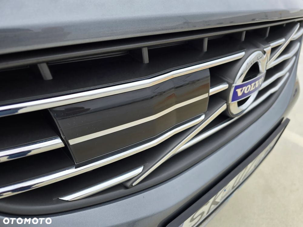Volvo XC 60 D5 AWD Momentum - 18