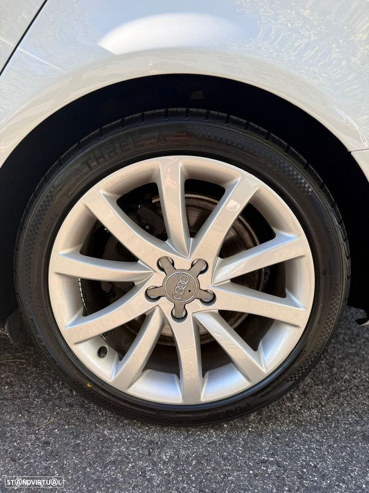 Audi A4 Avant 2.0 TDI S-line - 14