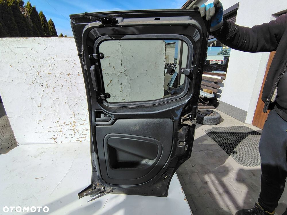 DRZWI BOCZNE PRAWE PRZESUWNE FIAT QUBO 632 - 4