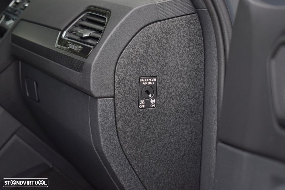 VW Tiguan 1.4 TSI eHybrid R-Line DSG - 38