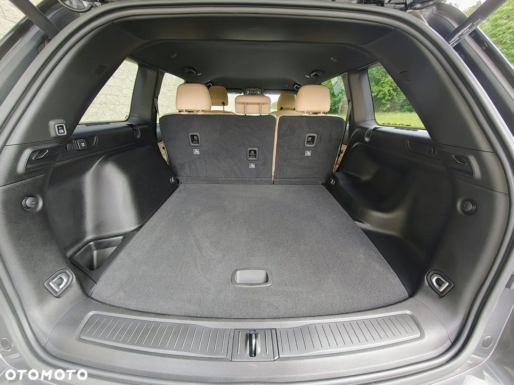Jeep Grand Cherokee - 31