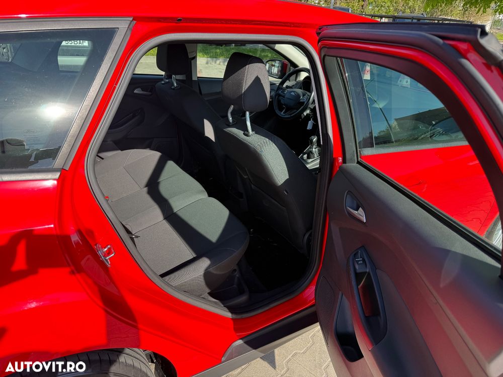 Ford Focus 1.0 EcoBoost Hybrid TITANIUM - 12