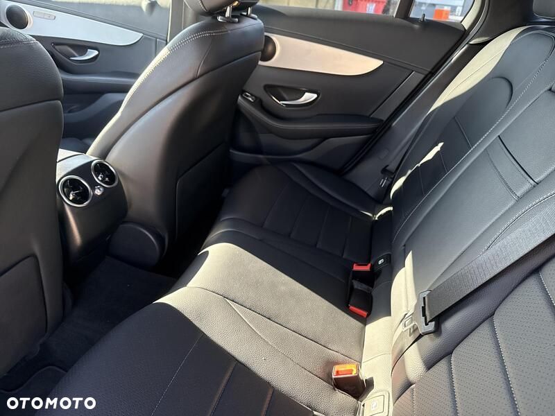 Mercedes-Benz GLC - 22