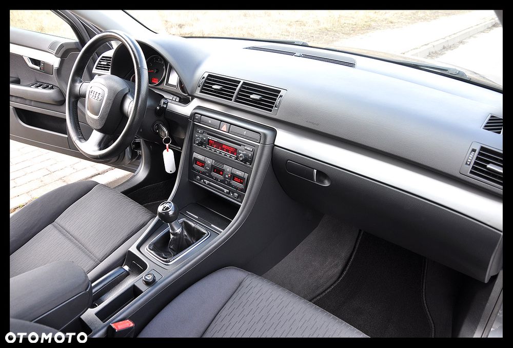 Audi A4 Limousine - 6