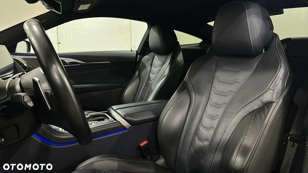 BMW Seria 8 - 11