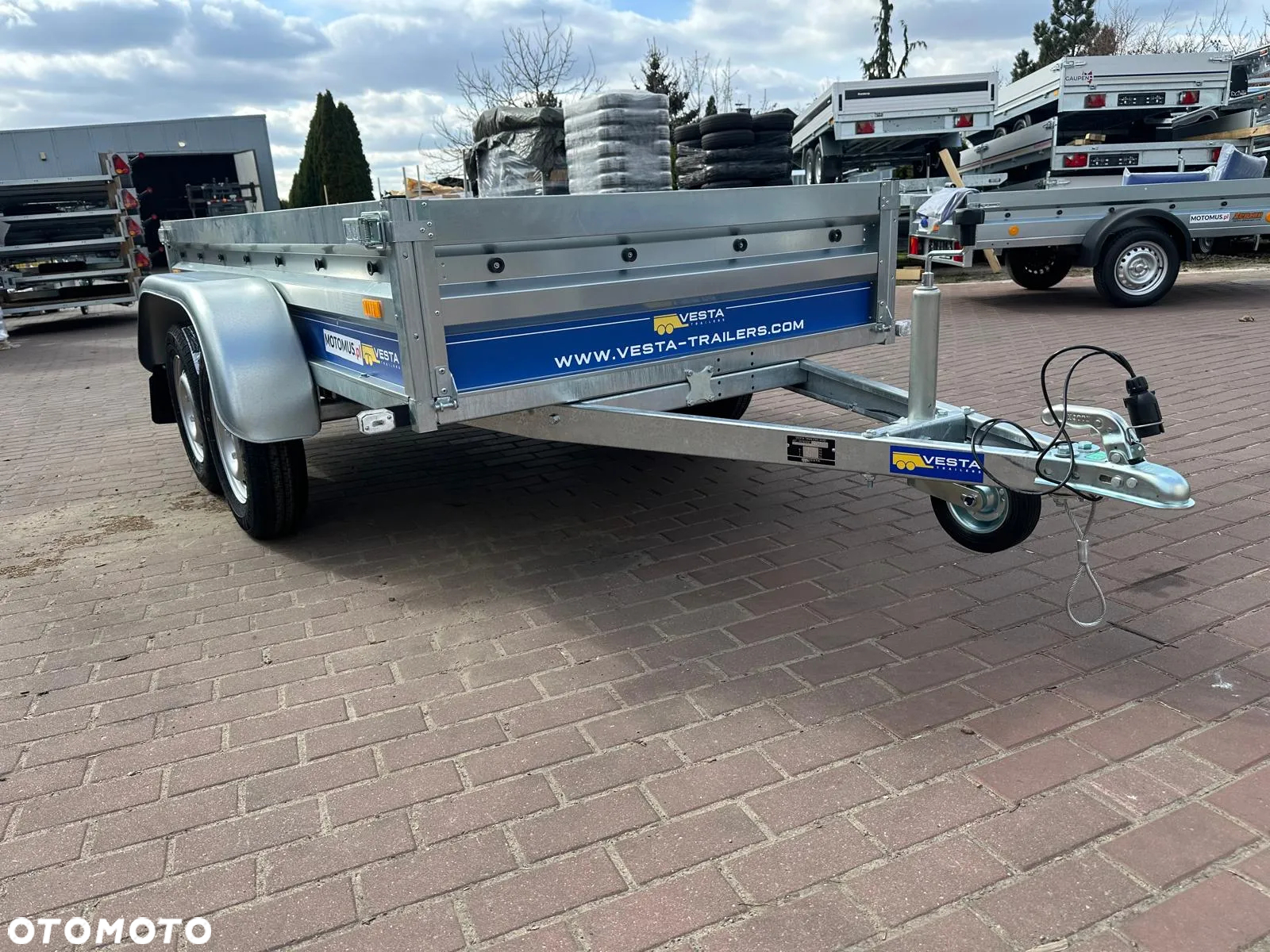 Inny Przyczepa VESTA LIGHT TANDEM 25DA 251x135x37 cm 2 osie DMC 750 kg WYSOKIE BURTY spawana rama Częstochowa MOTOMUS - 7