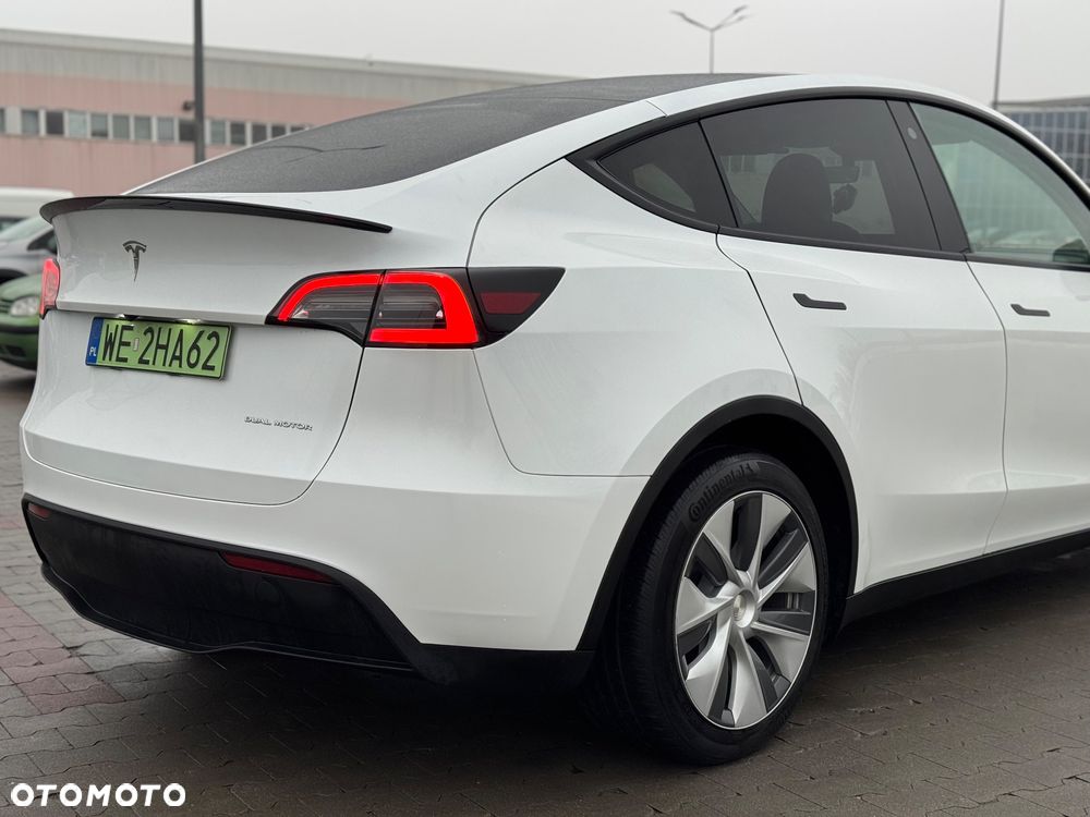 Tesla Y Long Range Dual Motor AWD - 13