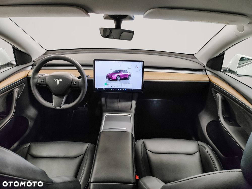 Tesla Model Y Long Range AWD - 5