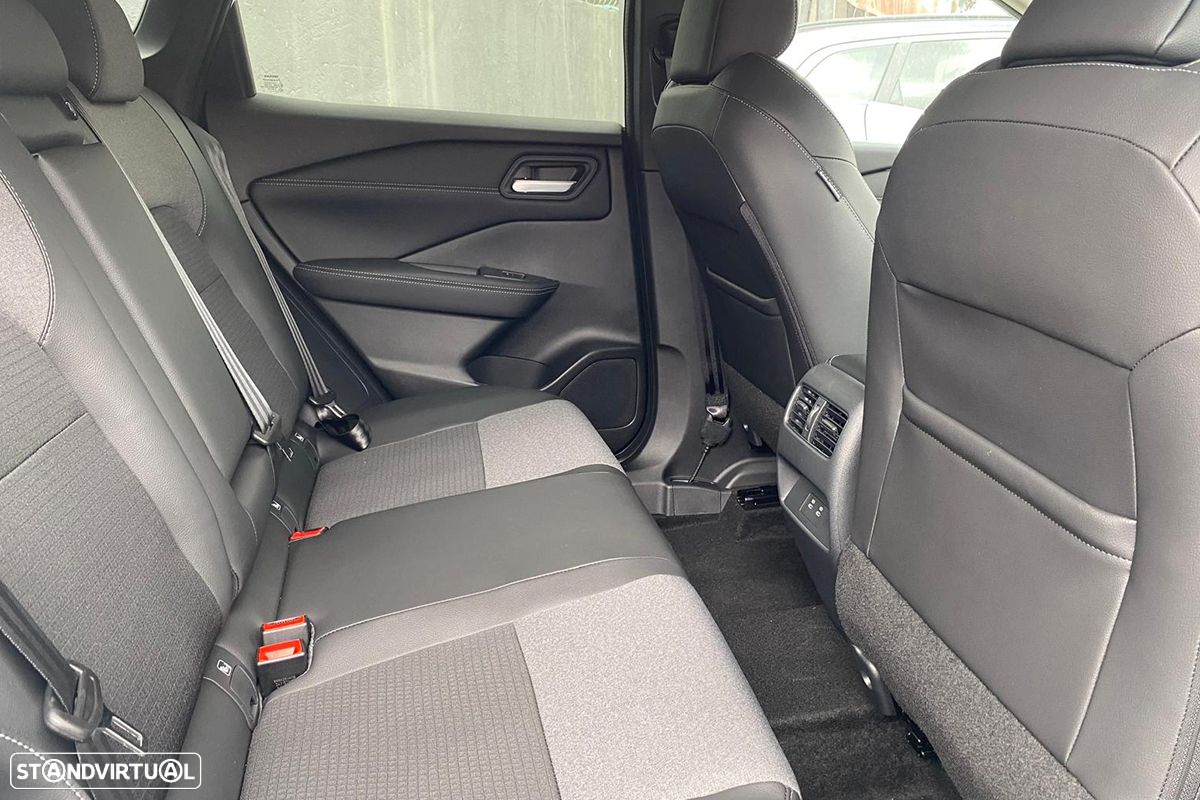 Nissan Qashqai 1.3 DIG-T N-Connecta LED Xtronic - 9