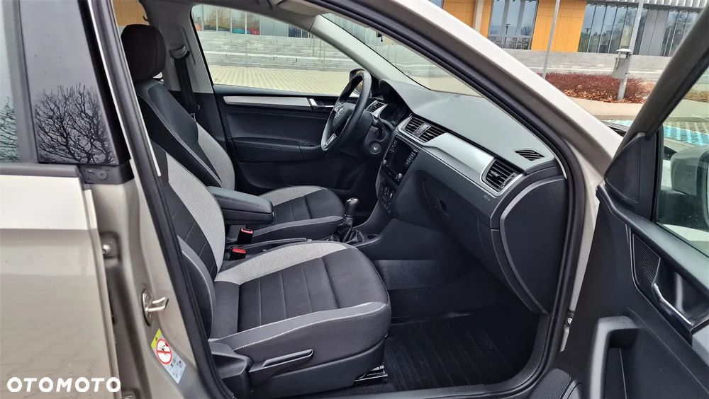 Skoda RAPID Spb 1.0 TSI Style - 12