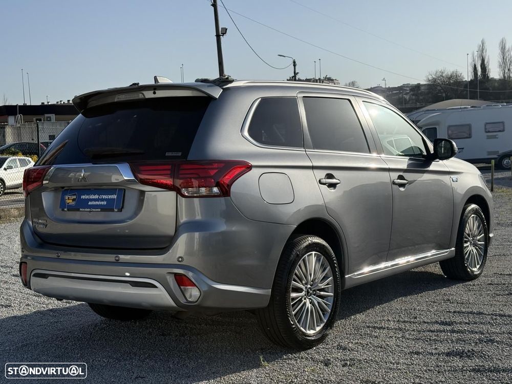 Mitsubishi Outlander 2.4 Instyle - 10