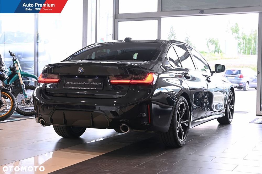 BMW Seria 3 320d xDrive mHEV - 20
