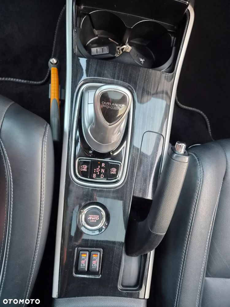 Mitsubishi Outlander - 29
