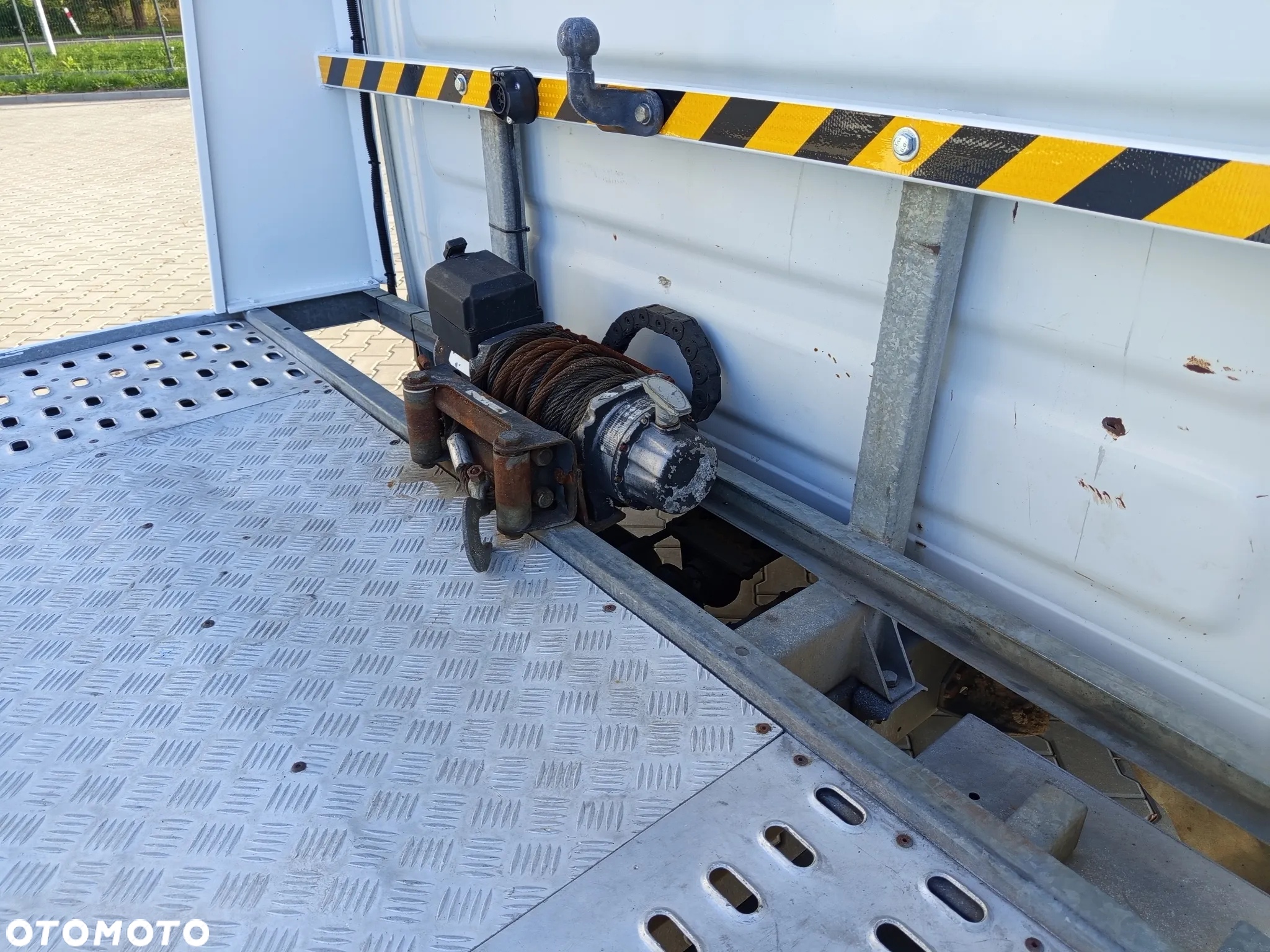 Iveco DAILY 35S180 EVV PRZEWÓZ POJAZDÓW DŁUGOŚĆ NAJAZDU 6,4 m KOŁA BLIŹNIAKI NR. 22 - 21