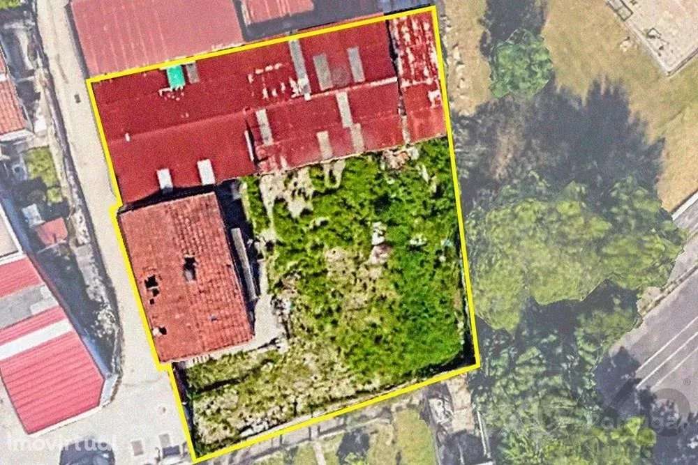 2 MORADIAS, ARMAZEM E TERRENO RÚSTICO - Grande imagem: 2/4