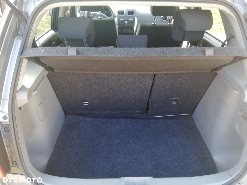 Suzuki SX4 1.6 DDiS Comfort - 4