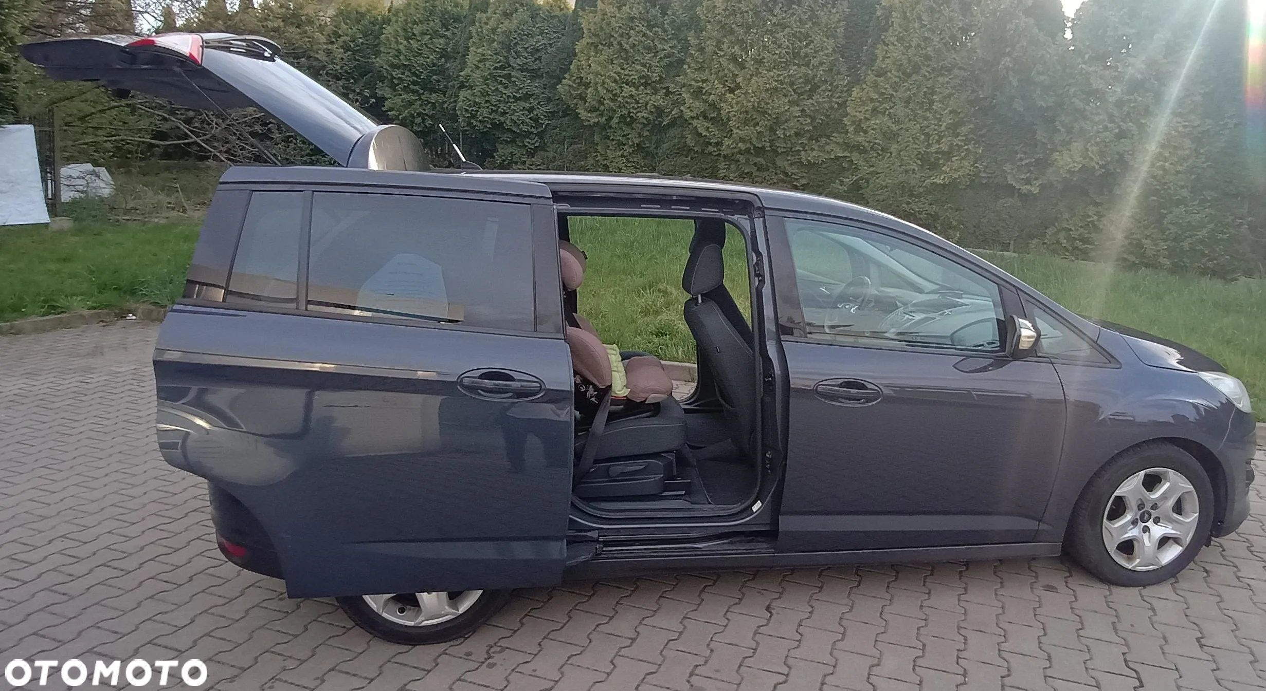 Ford Grand C-MAX - 9