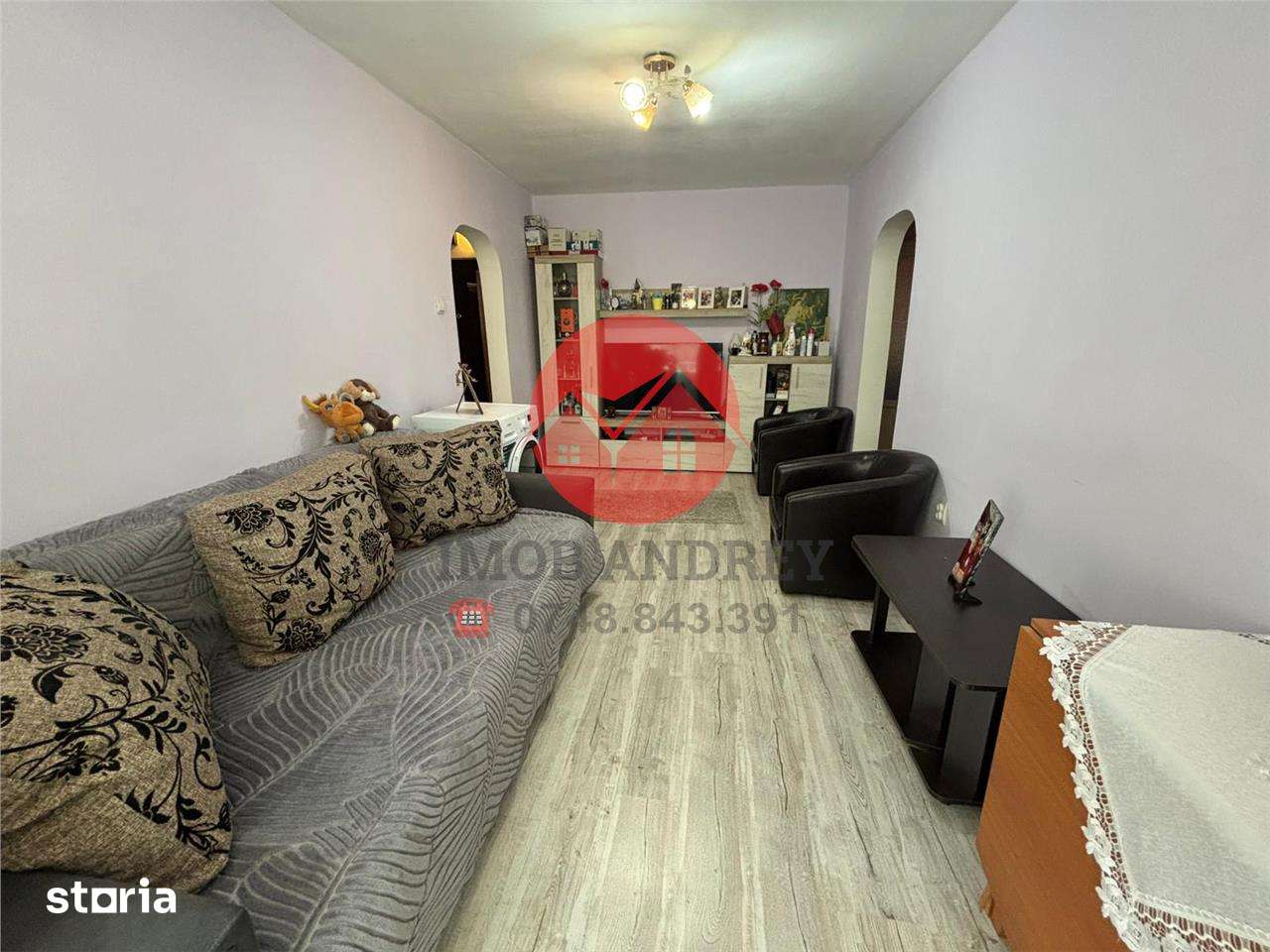 Ap. 4 camere Vest, etaj 2, mobilat, centrala pe gaz, 67 mp - Imagine principală: 2/12