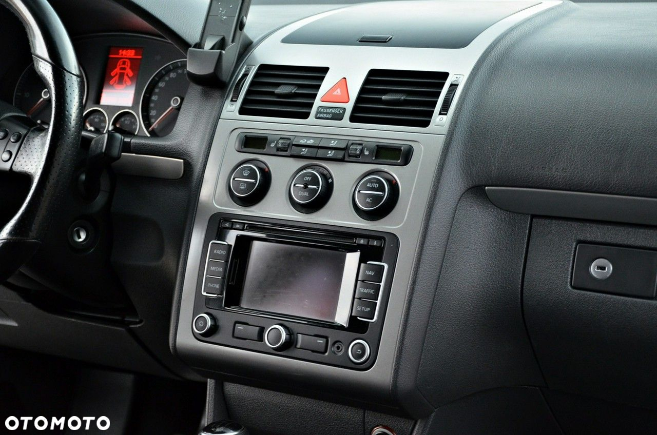 Volkswagen Touran - 14