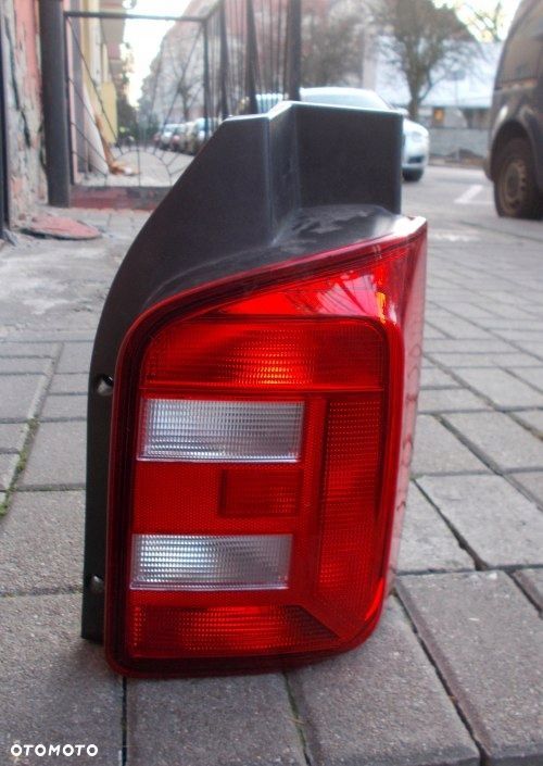 VW T5 LIFT 2009-2015 DRZWI PRAWA TYLNA LAMPA ZAMIENNIK - 1