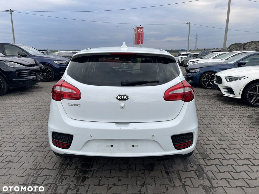 Kia Ceed 1.6 GDI ISG Vision - 3
