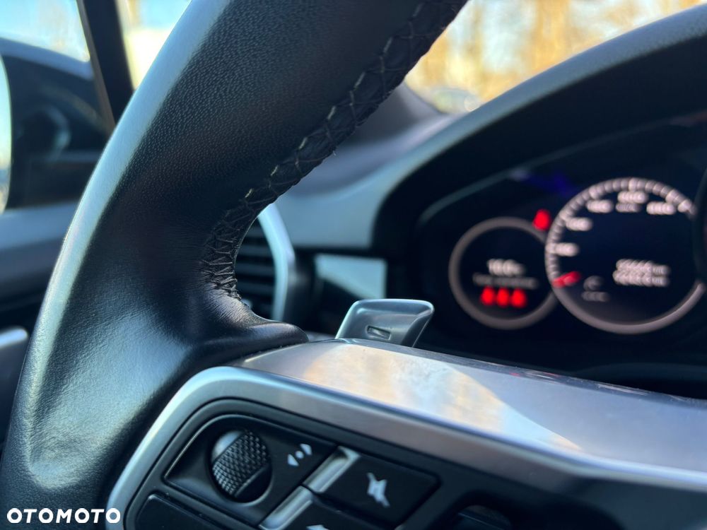 Porsche Cayenne Platinum Edition - 30