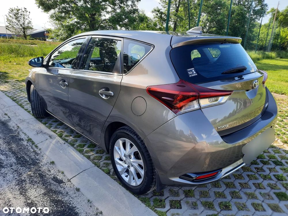 Toyota Auris 1.6 Premium - 31
