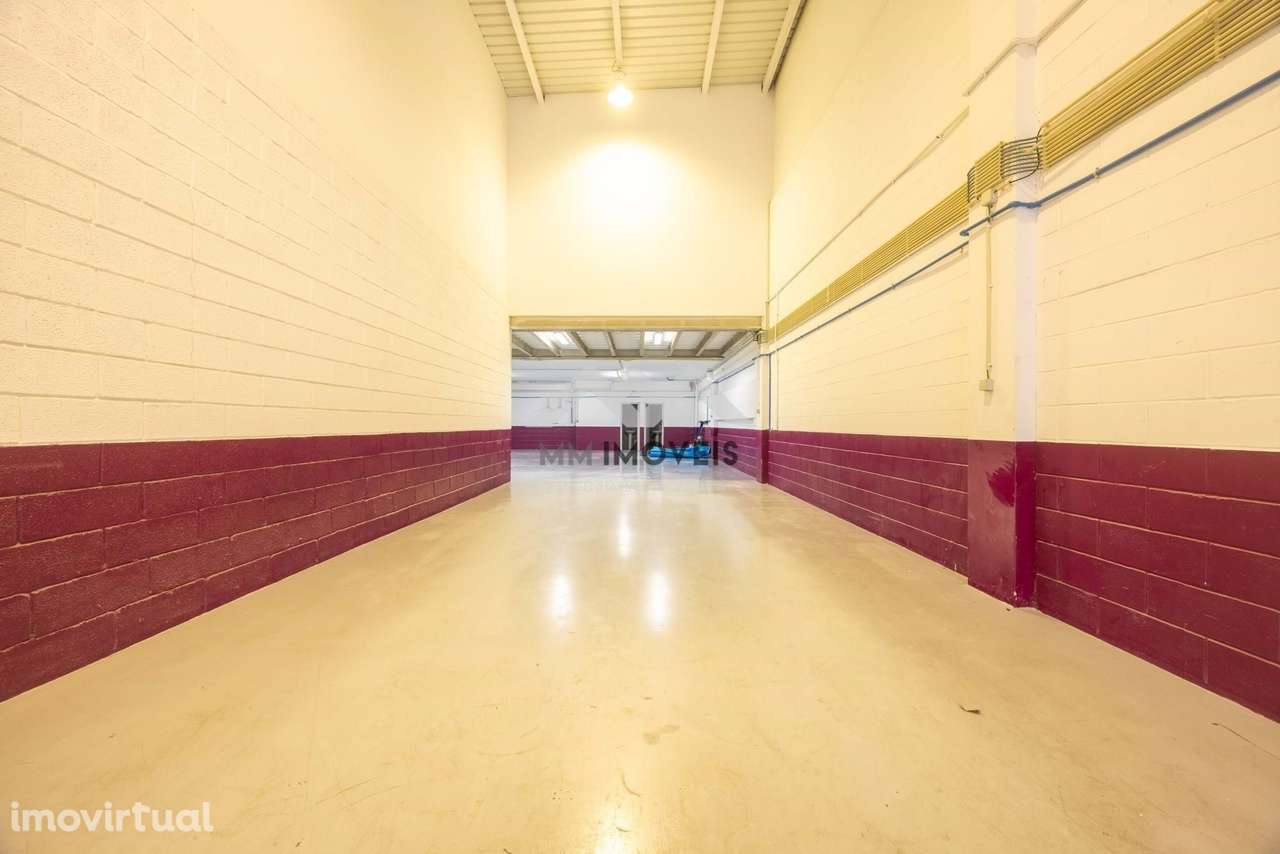 Armazém | Zona Industrial Ermesinde | Arrendamento - Grande imagem: 3/17