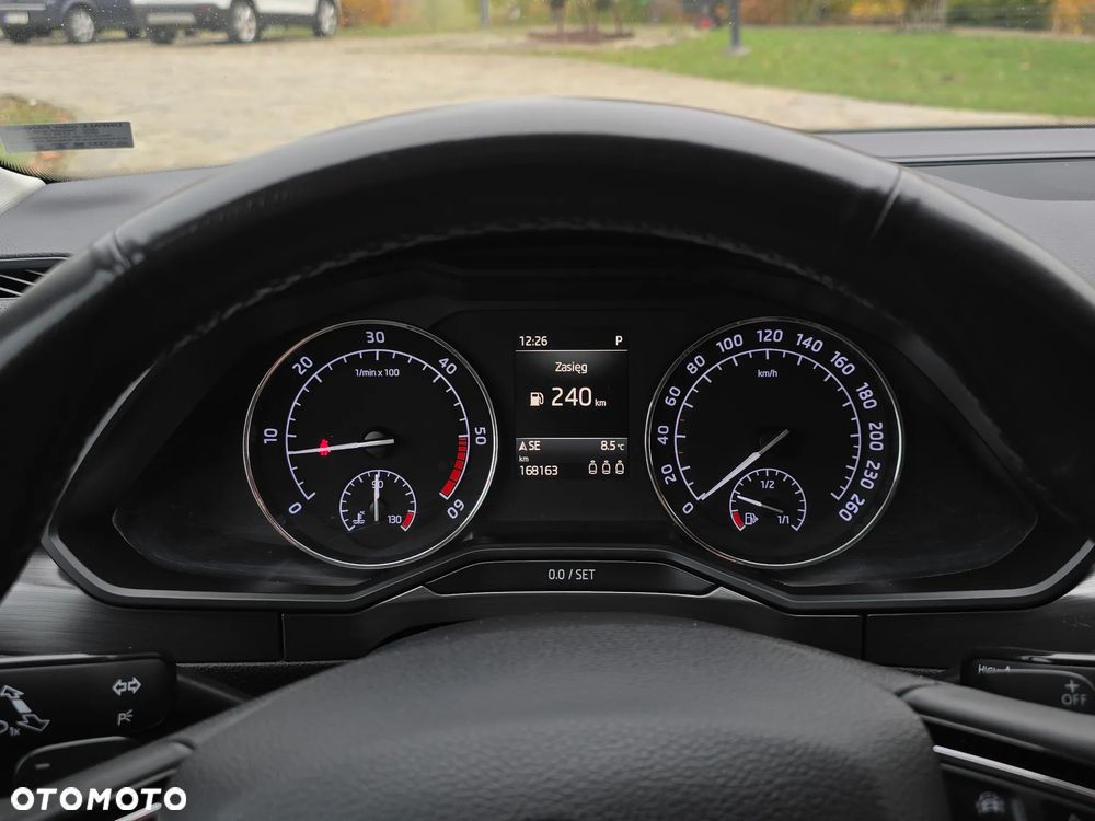 Skoda Superb 2.0 TDI DSG Active - 33
