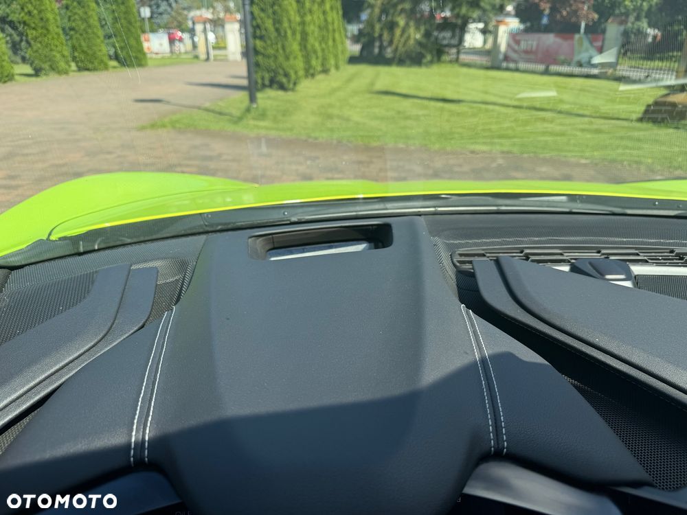 Chevrolet Corvette - 26