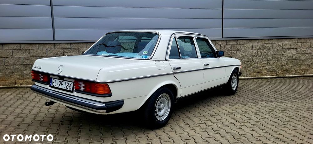 Mercedes-Benz W123 - 7
