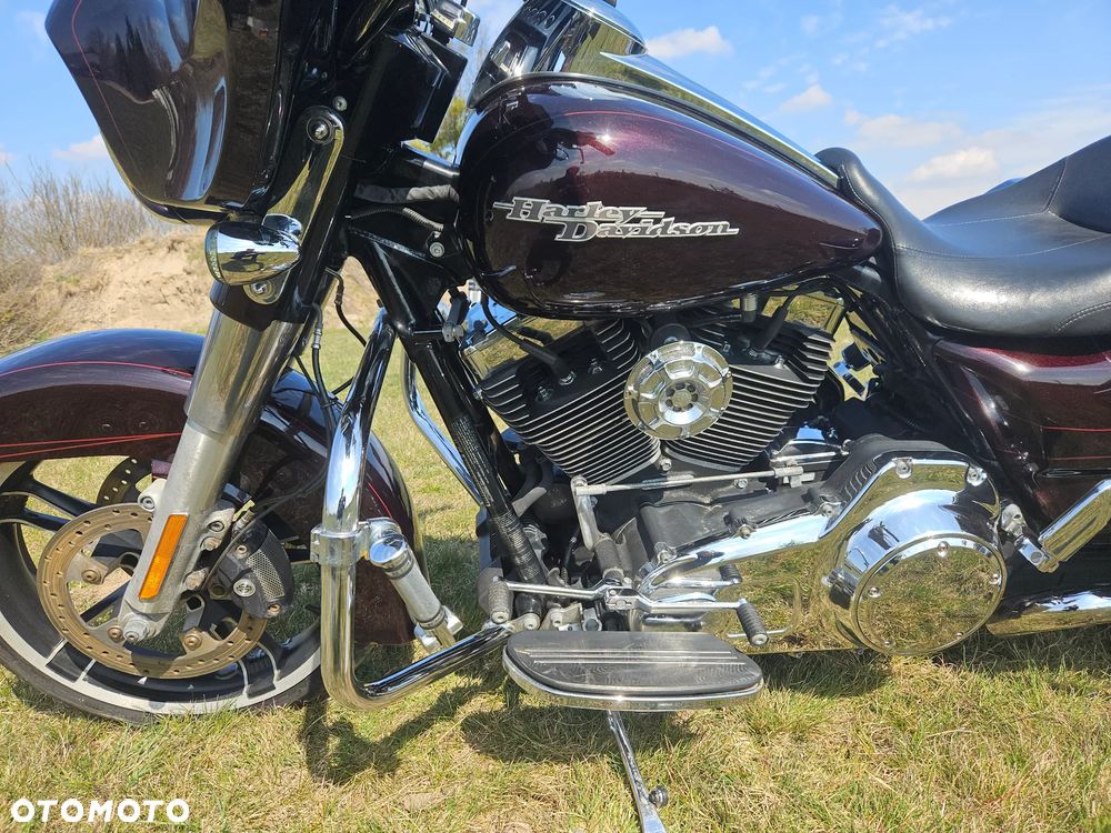 Harley-Davidson Touring Street Glide - 10