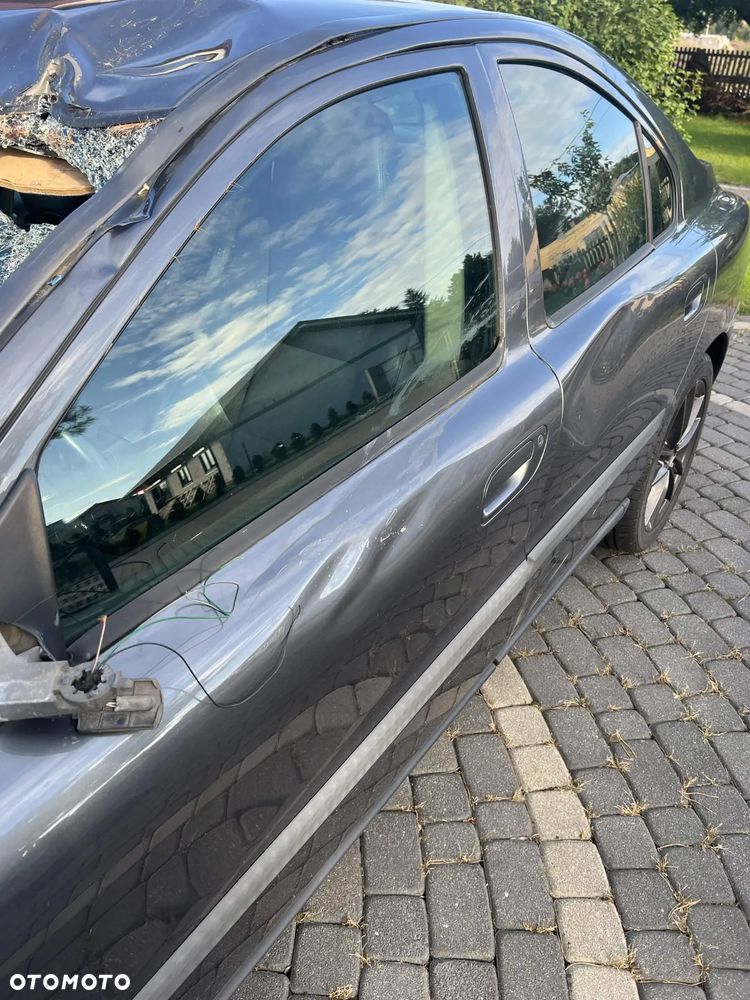 Volvo S60 2.4 D5 - 12
