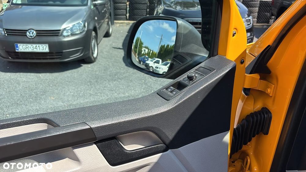 Volkswagen Transporter - 9