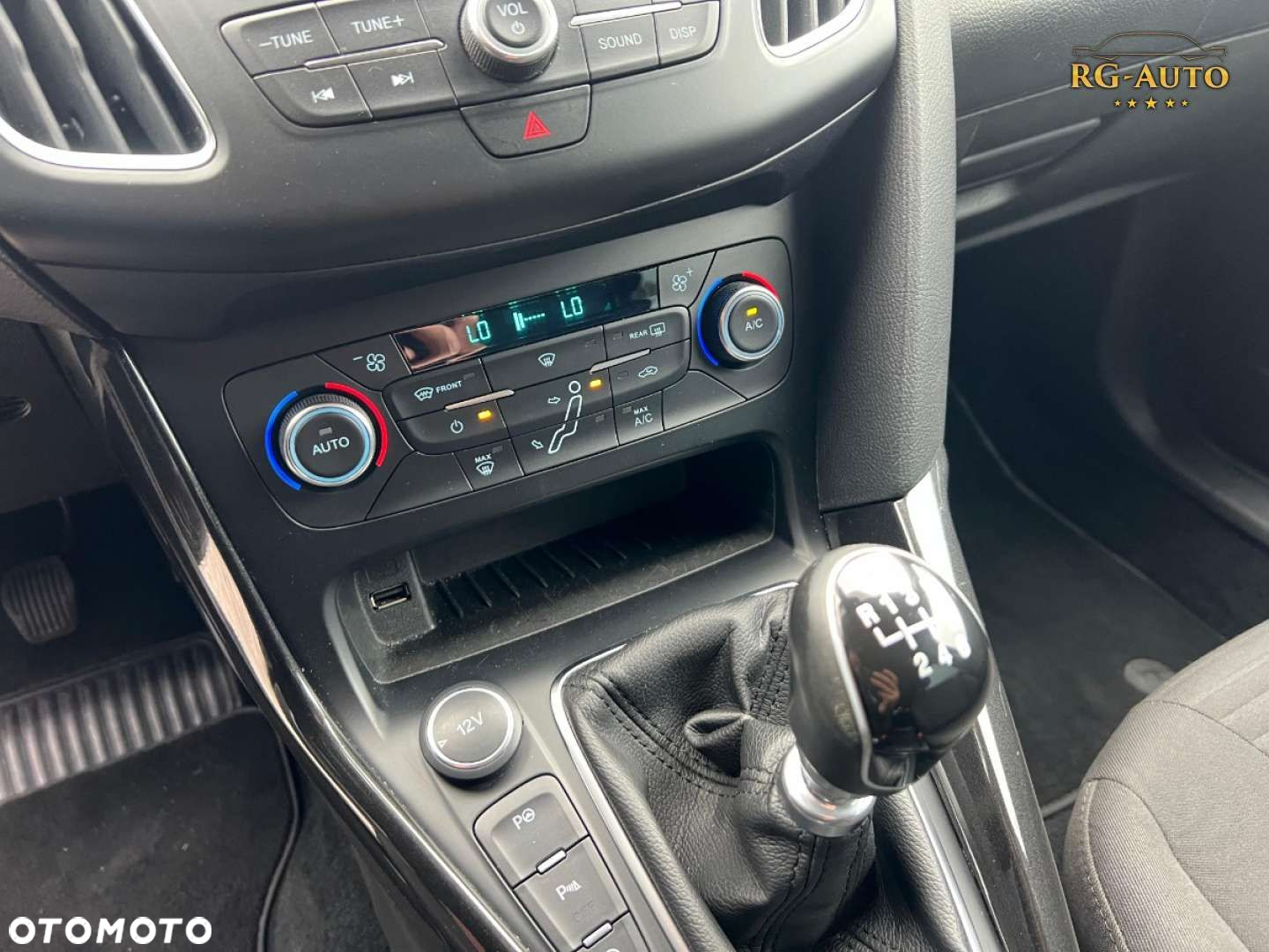 Ford Focus - 34
