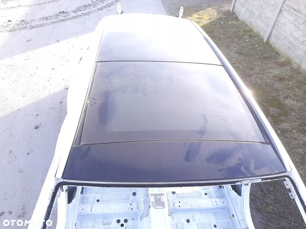 Mercedes W213 KOMBI DACH PANORAMA 149 17r. - 2