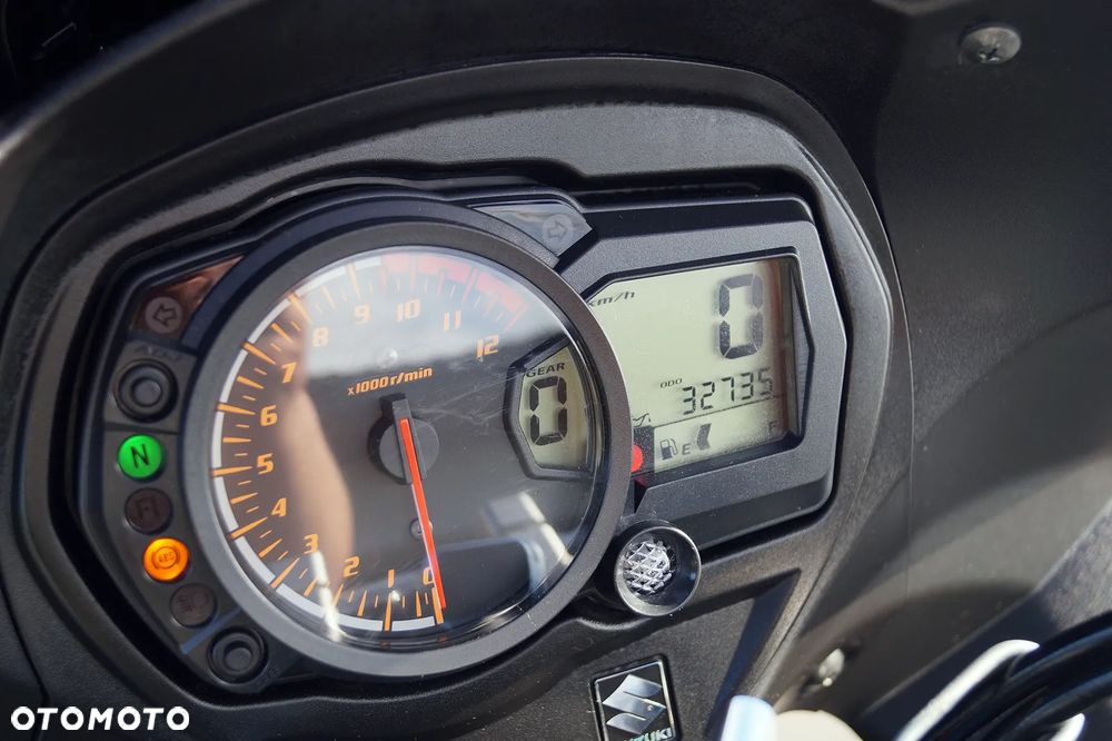Suzuki GSX - 21