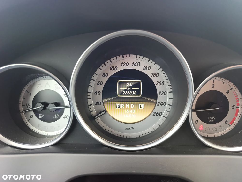 Mercedes-Benz Klasa C 180 CDI DPF (BlueEFFICIENCY) 7G-TRONIC Avantgarde - 13