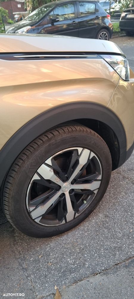 Peugeot 3008 1.6 BlueHDI S&S EAT6 Allure - 30