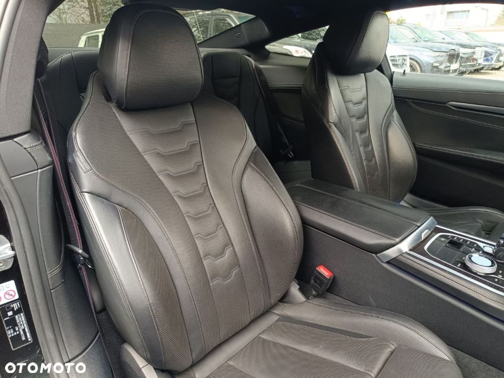 BMW Seria 8 - 24