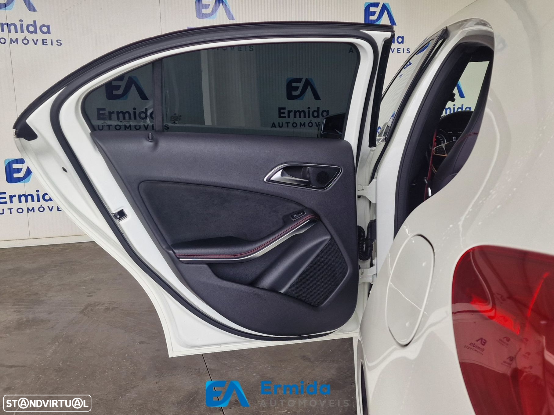 Mercedes-Benz A 250 - 25