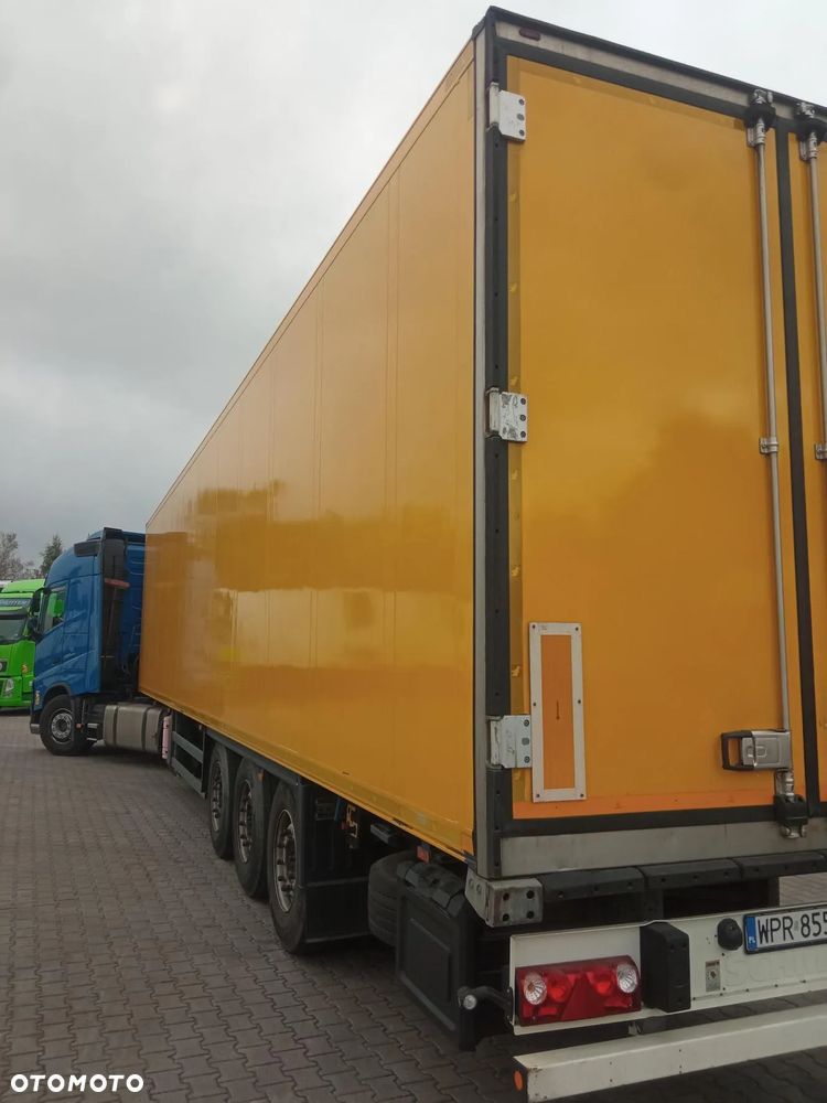 Schmitz Cargobull SKO 24L - 17