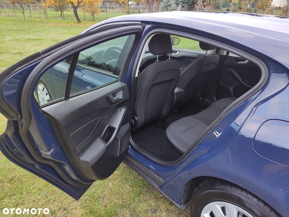 Ford Focus 1.0 EcoBoost Trend Edition - 11