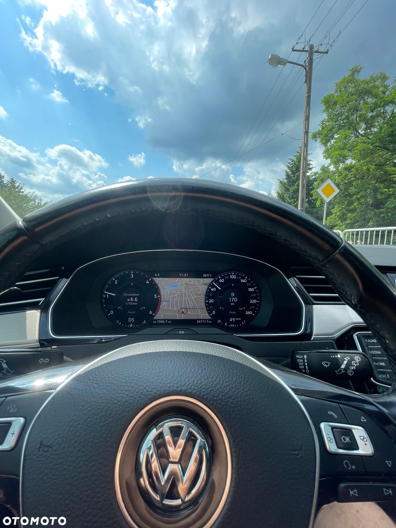 Volkswagen Passat - 11