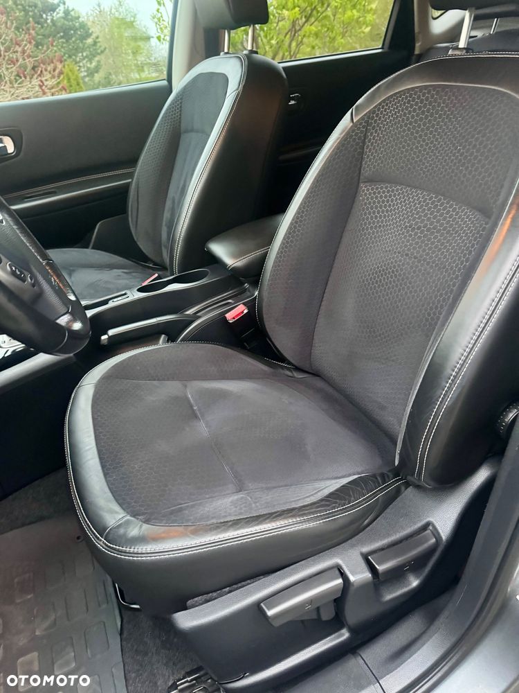 Nissan Qashqai 2.0 4 x 4 CVT 360 - 22