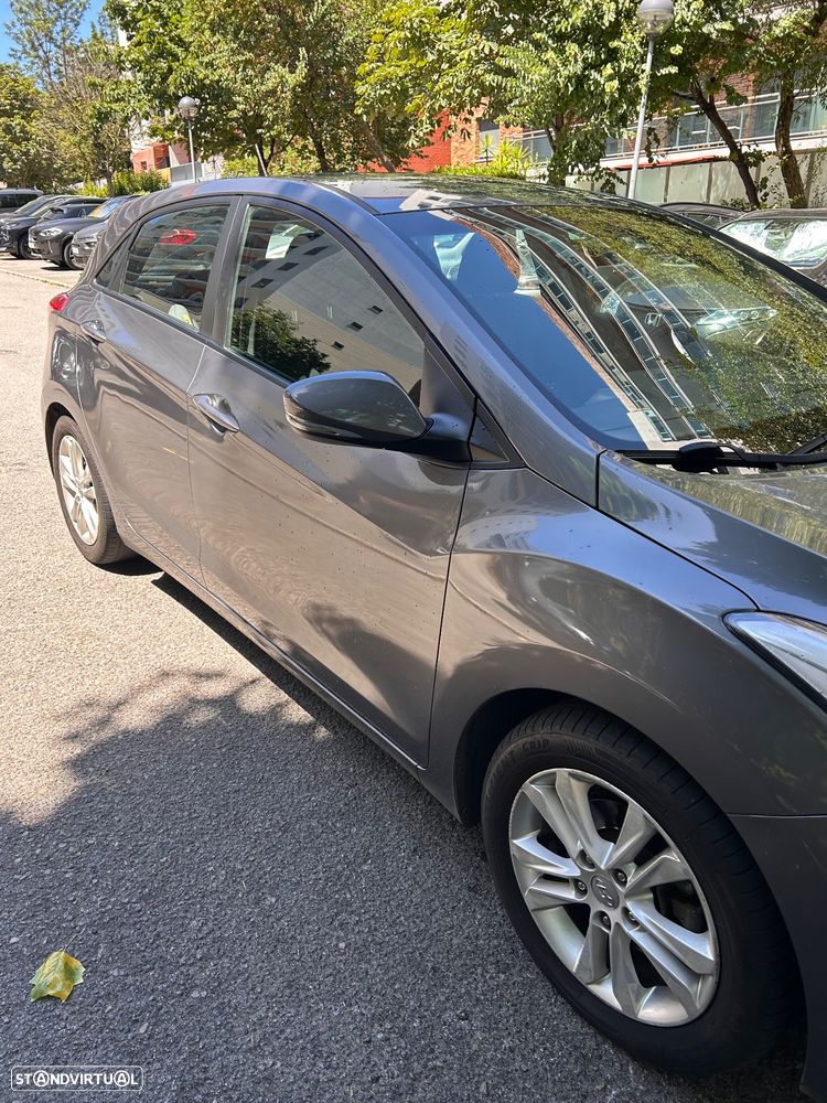 Hyundai i30 blue 1.6 CRDi Style - 2
