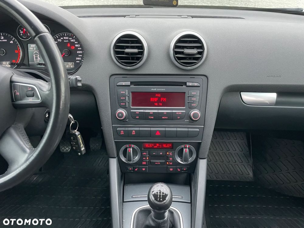 Audi A3 Sportback 1.6 TDI DPF Ambition - 29