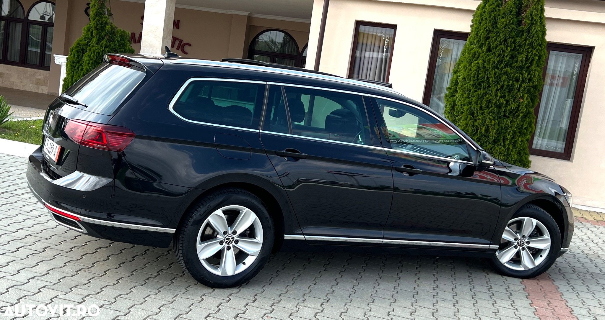 Volkswagen Passat Variant 2.0 TDI DSG Elegance - 4
