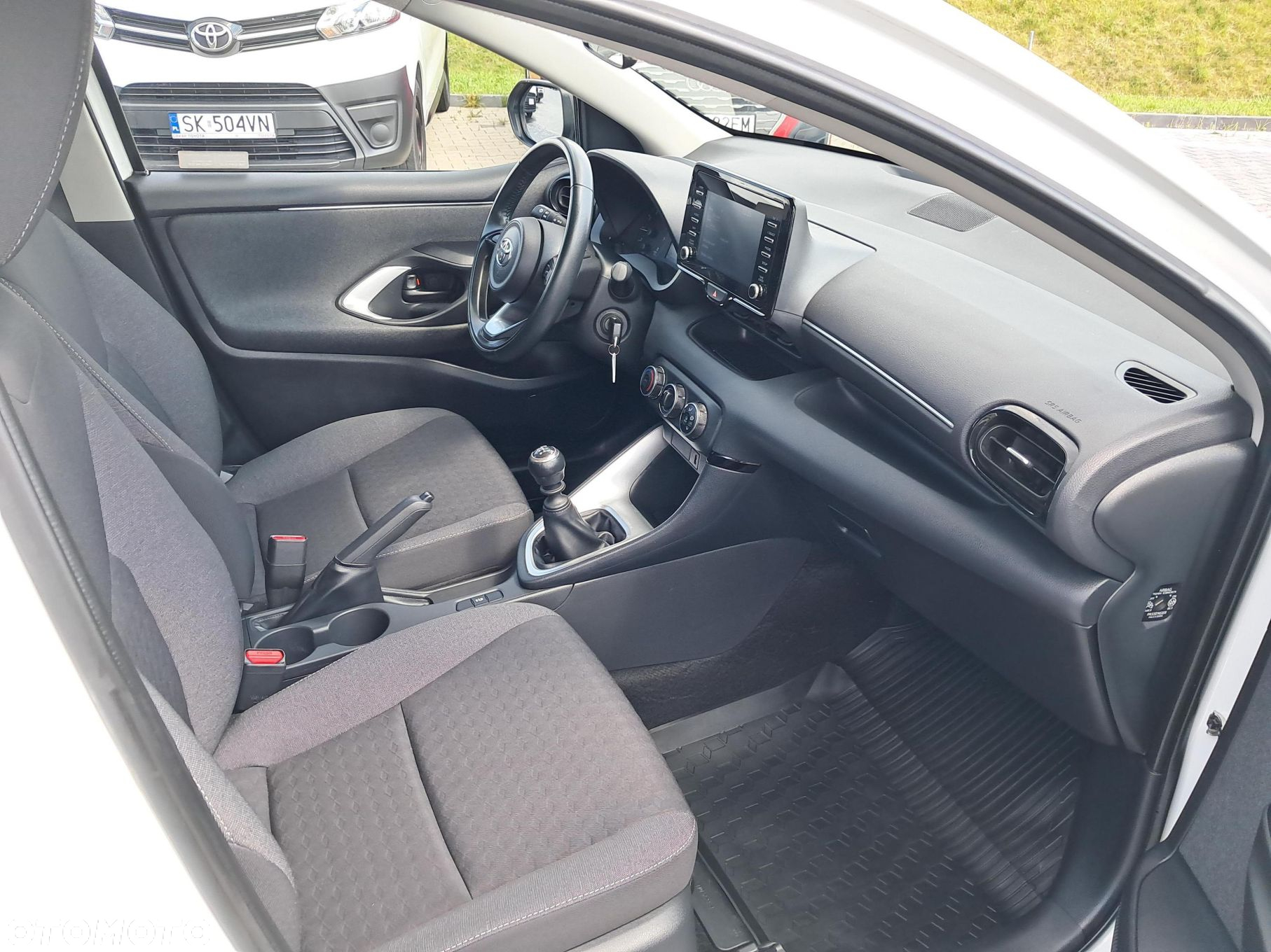 Toyota Yaris - 10
