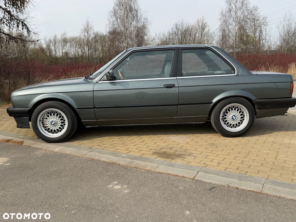 BMW Seria 3 318i - 5